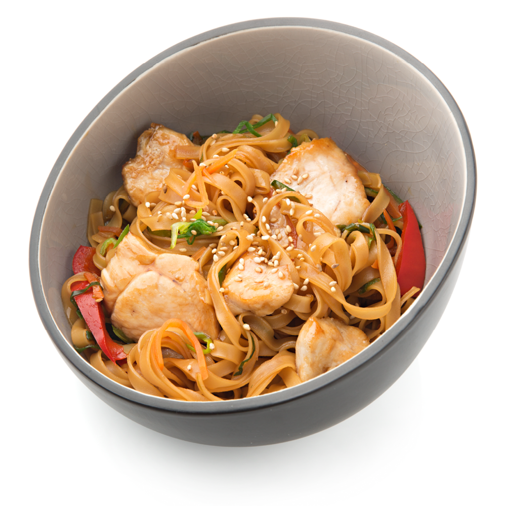 Rice noodle wok with chicken fillet