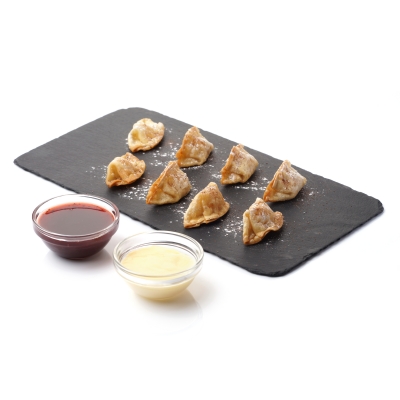 Õuna-kaneeliga vareenikud maasika- ja vaniljekastmega