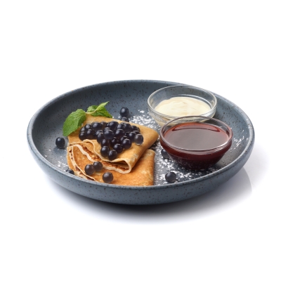 Pannkoogid maasika- ja vaniljekastmega ning poping bobaga